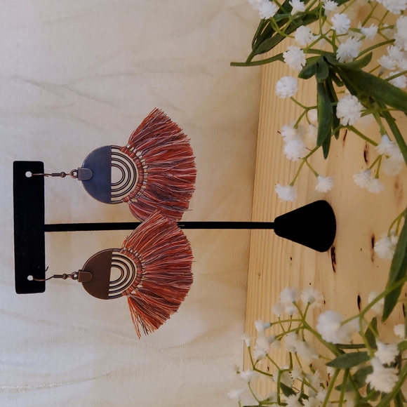 Vintage Style Boho Tassel Earrings - Picture 4 of 5